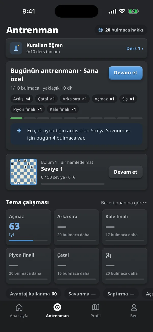 Antrenman sekmesinde oyuncunun kendi zayıf noktalarından ve tema çalışmalarından oluşan 10 bulmacalık günlük antrenman
